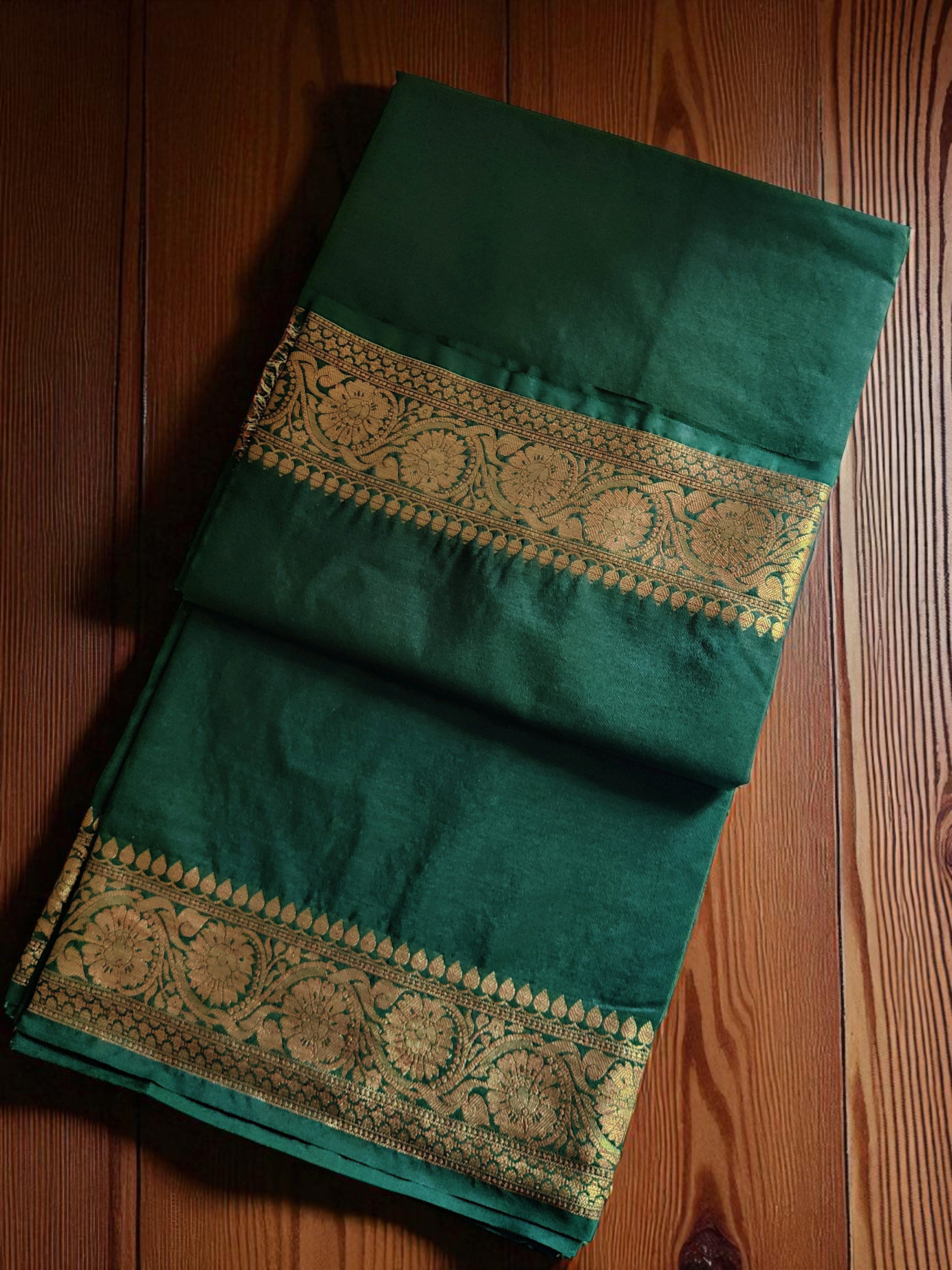 Cotton Saree with an exquisite Zari Border